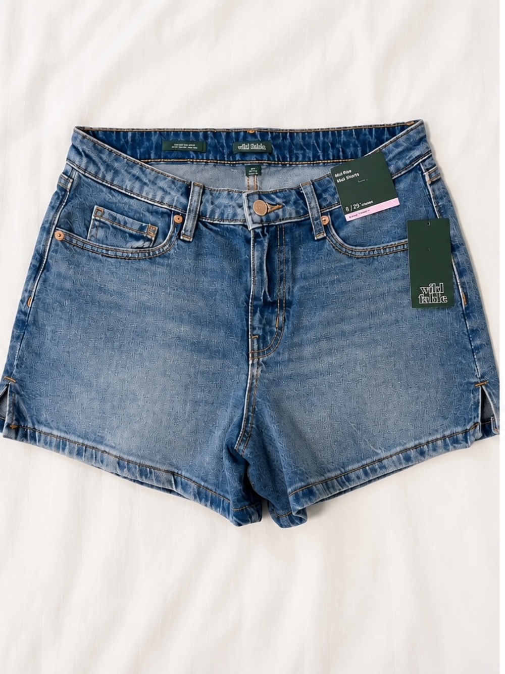 Wild Fable Mid Rise Midi Denim Shorts Medium Wash Size 8 NWT